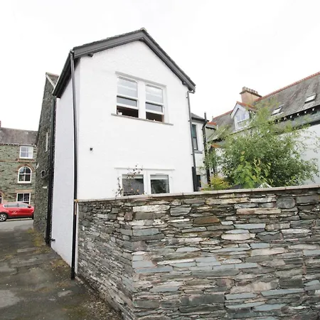 Anley With Garden And Private Parking In *