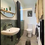 Anley With Garden And Private Parking In Σπίτι διακοπών *