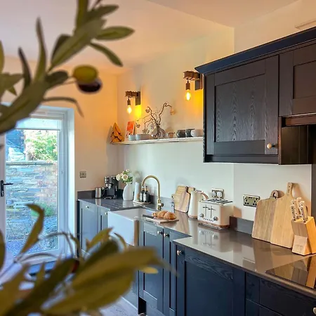 Сasa de vacaciones Anley With Garden And Private Parking In *